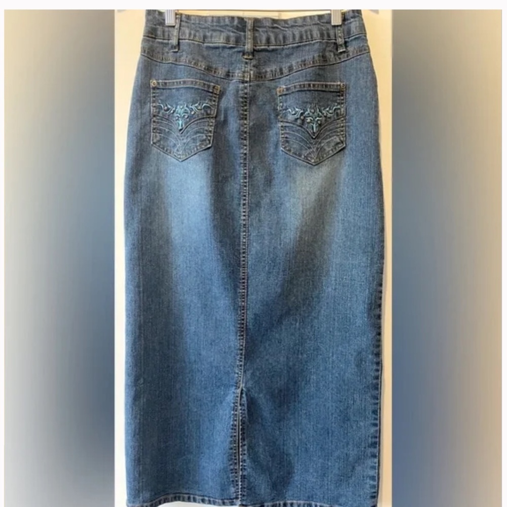 Vintage Hip Jeans Maxi Skirt in vintage size 7. - Picture 3 of 5